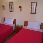Pensao Estacao بيت ضيافة 3*